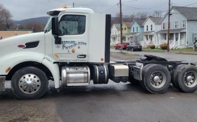 Photo of a 2021 Peterbilt 579 Day Cab Trucks for sale