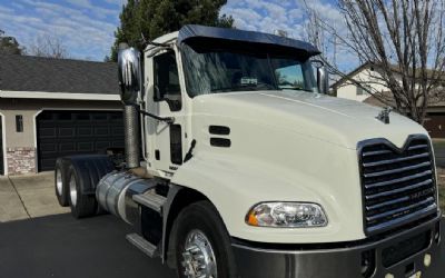 Photo of a 2015 Mack Pinnacle CHU613 Day Cab for sale