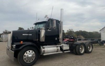 Photo of a 2005 Western Star 4900 Sleeper Semi Truck for sale