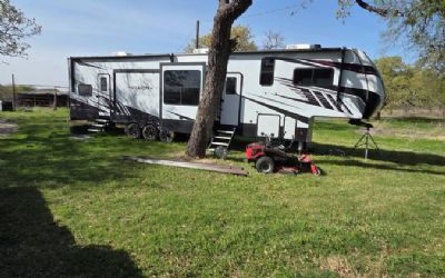 Photo of a 2021 Alliance Valor Toy Hauler for sale