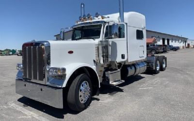 Photo of a 2021 Peterbilt 389 Sleeper Trucks for sale