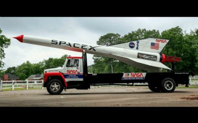 Photo of a 1985 International Harvester Rocket Truck for sale