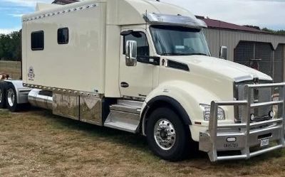Photo of a 2021 Kenworth T880 With 180" ARI Legacy II Sleeper for sale