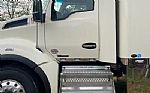 2021 T880 Thumbnail 3