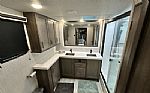 2022 Solitude 380FL Thumbnail 16