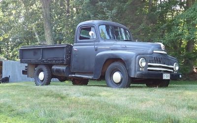 Photo of a 1952 International L120 Flat Bed Pick UP for sale