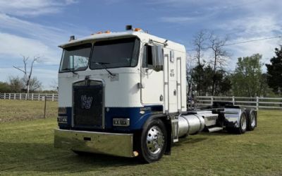 Photo of a 2000 Kenworth K100 for sale