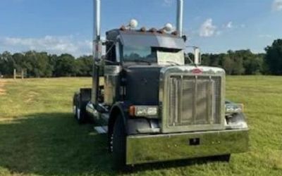Photo of a 2002 Peterbilt 379 Day Cab for sale