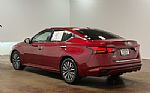 2023 Altima Thumbnail 5