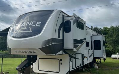 Photo of a 2023 Alliance Paradigm 395DS Fifth Wheel for sale