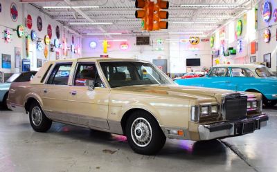 Photo of a 1988 Lincoln Town Car Signature Series for sale