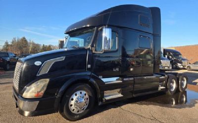 2010 Volvo VNL 
