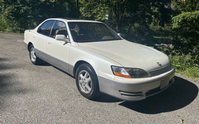 Photo of a 1996 Lexus ES300 for sale