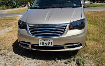 Photo of a 2014 Chrysler Town And Country Van for sale