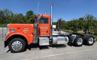 Photo of a 2016 Peterbilt 389 Glider Kit Classic Styling Heavy-Duty Truck for sale
