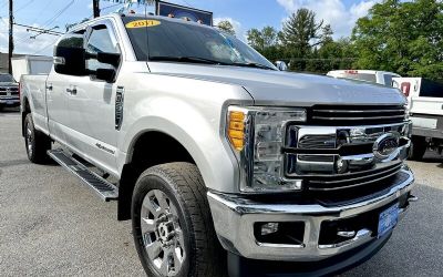 2017 Ford F-350 Lariat Truck